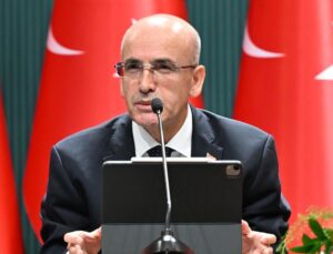 Mehmet Şimşek: Enflasyonun, Merkez Bankamızın hedef tahmini aralığında kalma ihtimalini yüksek görüyoruz