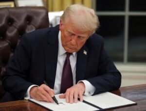 Trump’tan Çin’e vergi indirimi mesajı