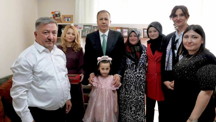 Bakan Yerlikaya’dan Şehit Teğmen Fikret Dinçer’in ailesine bayram ziyareti