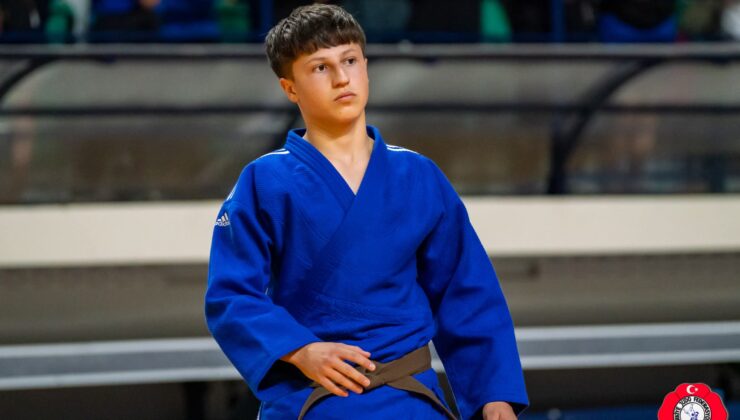 Altay Gönen, Yıldızlar Türkiye Judo Şampiyonası’nda ikinci oldu