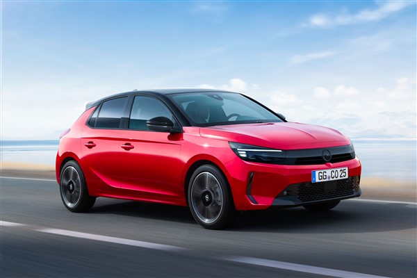 Opel, yaz öevsimini yüzde sıfır faizli finansman olanaklarıyla karşılıyor