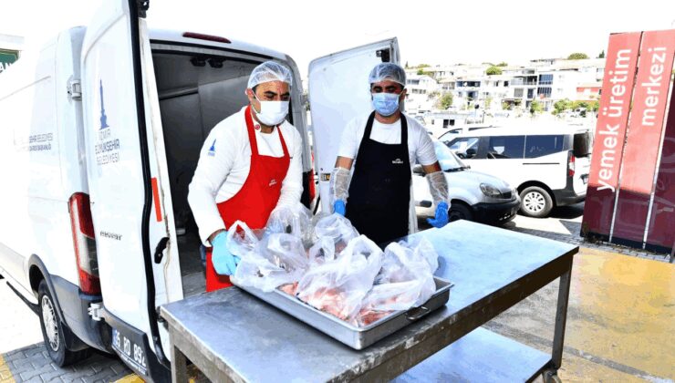 İzmirlilerin et bağışları ihtiyaç sahiplerine ulaştırılıyor