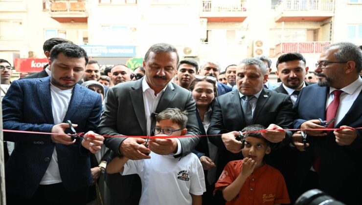 Ağıralioğlu Yalova’da esnafla buluştu, il binasının açılışını gerçekleştirdi