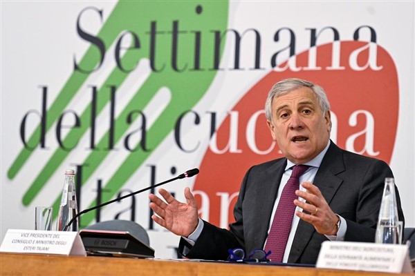 Tajani, İranlı mevkidaşı ile telefonda görüştü