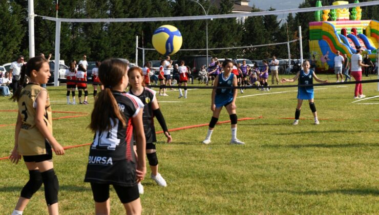 Osmangazi’de kız çocukları için Mini Voleybol Şenliği