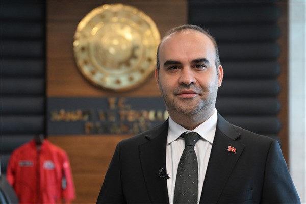 Bakan Kacır: Savunma sanayiinde 3.500 firmamız var