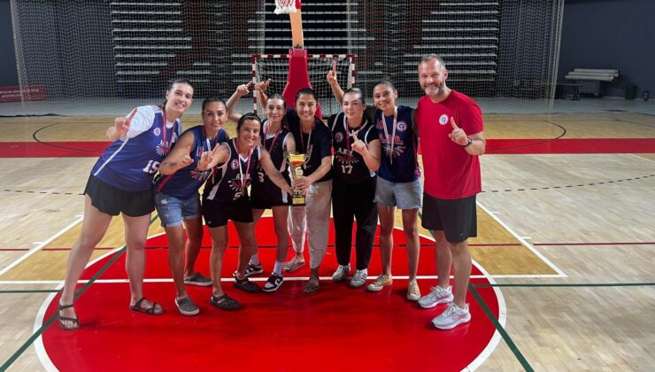 Antalya Büyükşehir, Basketbol Yerel Ligi Büyük Kadınlar Kategorisi’nde şampiyon oldu