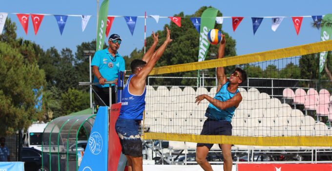 İzmir, plaj voleybolu şölenine ev sahipliği yaptı