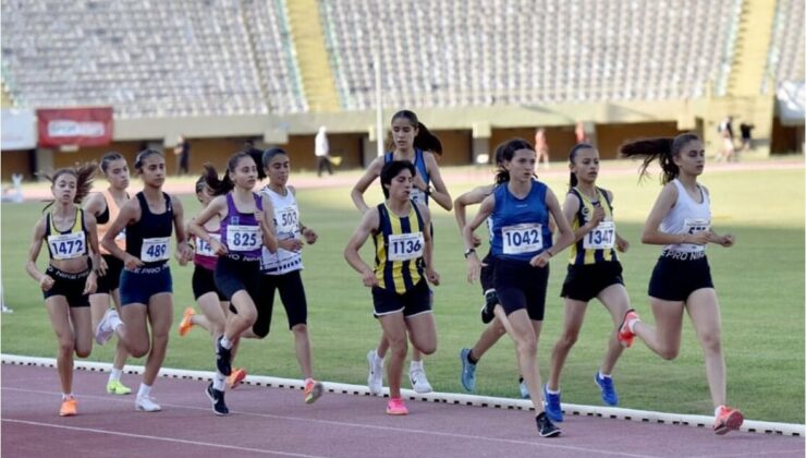 Bağlar Belediyesporlu genç atletler İzmir’den madalyalarla döndü