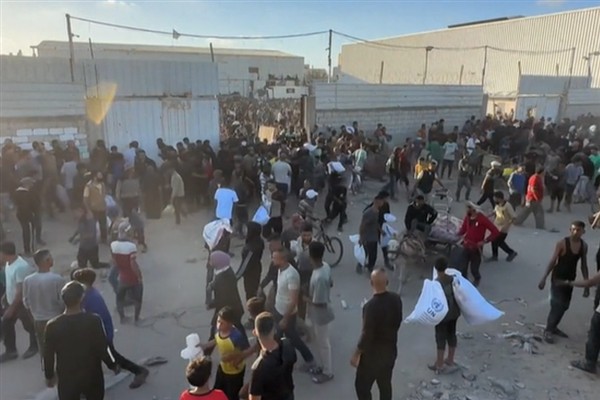İsrail güçleri Gazze’de yiyecek arayan en az 60 Filistinliyi öldürdü