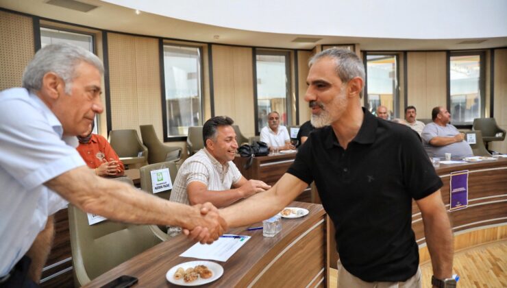 Kayapınar Belediyesi Eş Başkanları muhtarlarla buluştu