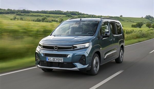 Opel elektrikli ürün gamıyla aile dostu çözümler sunuyor