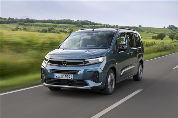 Opel elektrikli ürün gamıyla aile dostu çözümler sunuyor