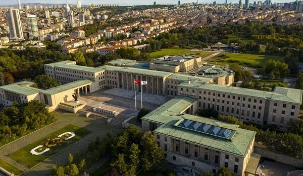 Bakan Tunç, eski AK Parti Milletvekili Bilen için düzenlenen törene katıldı
