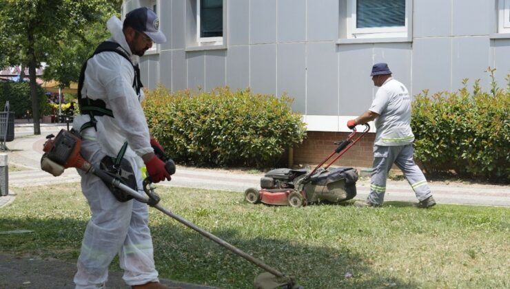 Kartal’ın parklarında yaz temizliği devam ediyor