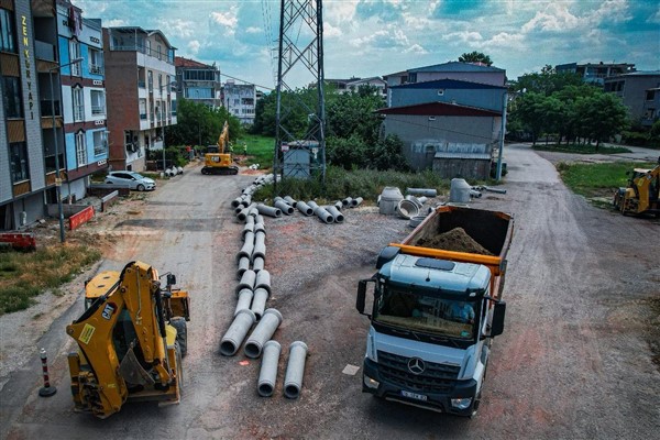 BUSKİ ekipleri, kanalizasyon ve yağmur suyu hattı çalışmalarını sürdürüyor