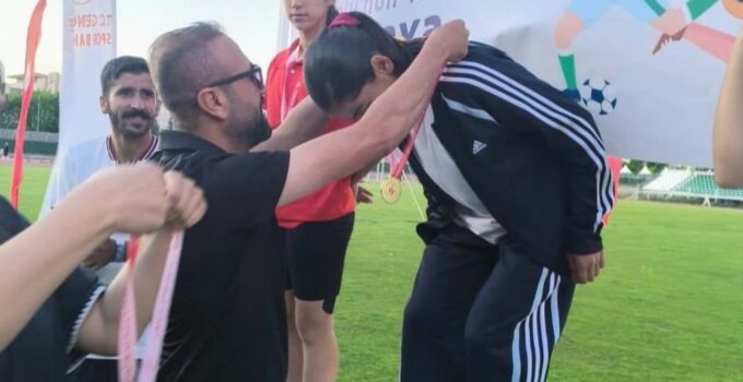 Van Muradiye Gençlik Merkezi öğrencileri bölge seçmelerinde başarı elde etti