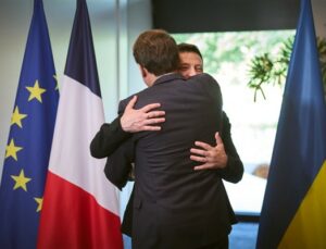 Macron: Barışın sağlanması için baskı yapmaya devam edeceğiz