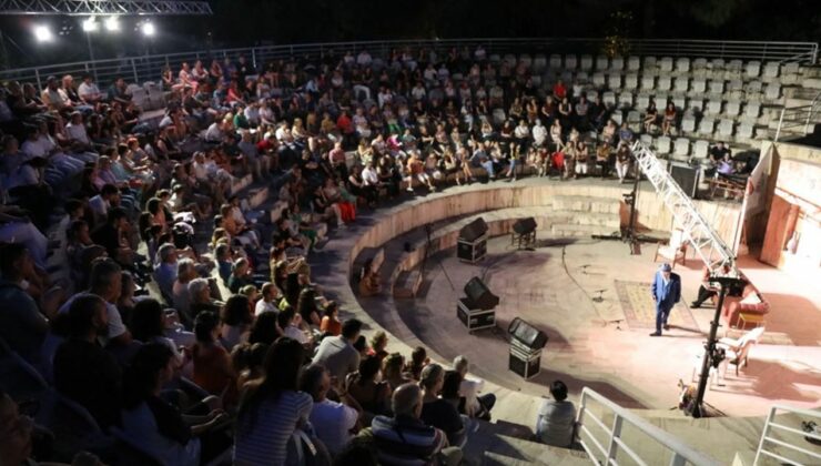 İzmir Efes Amfi Tiyatro,’ta sanat ve dayanışma