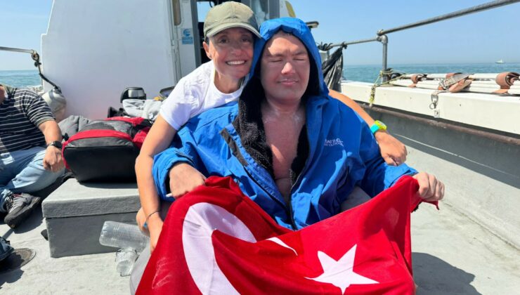 Tuna Tunca, Manş Denizi’ni yüzerek geçen otizmli ilk Türk sporcu oldu