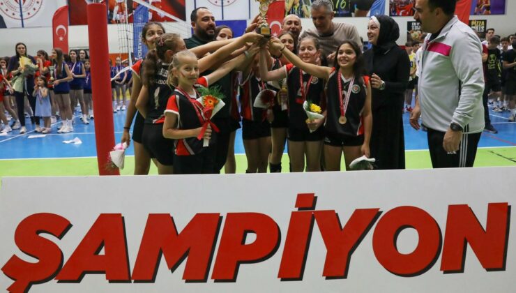 Etimesgut Belediyesi Mini Voleybol Takımı, Ankara Altyapı Ligi şampiyonu oldu