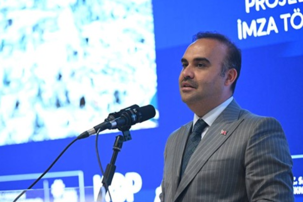 Bakan Kacır, ISEF’e katılan öğrencileri tebrik etti
