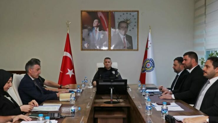 Ardahan Emniyet Müdürlüğü’nde değerlendirme toplantısı gerçekleştirildi
