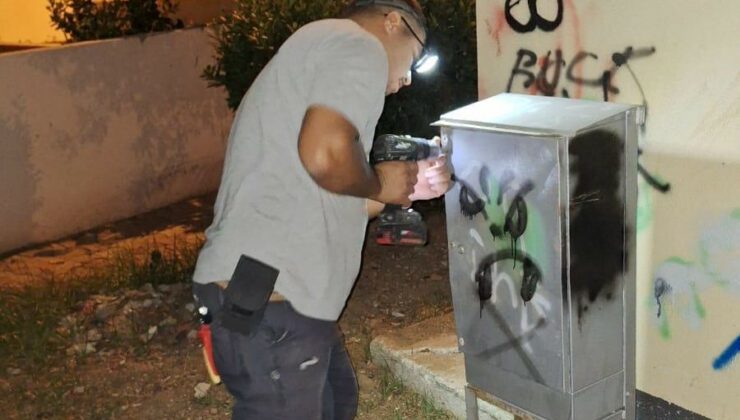 Marmaris’te elektrik ekibi sahada çalışmalarını sürdürüyor
