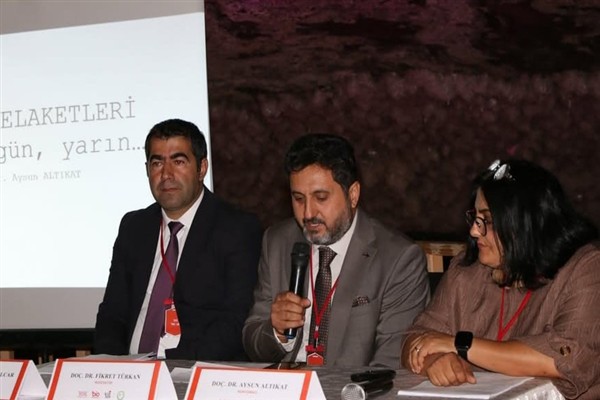 Iğdır Üniversitesi’nden Tuz Terapi Merkezi’nde Bilim Kafe etkinliği