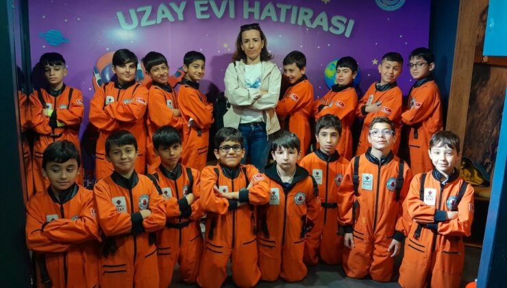 Çocuklar, El Battani Uzay Evi’ni ziyaret etti