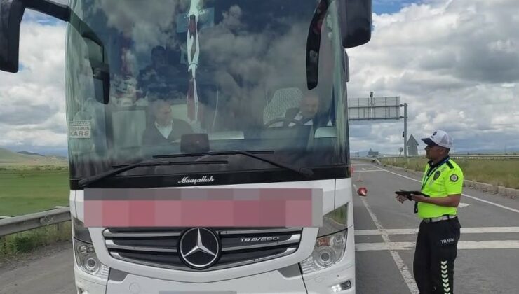 Kars’ta Kurban Bayramı kapsamında otobüslerde trafik denetimi