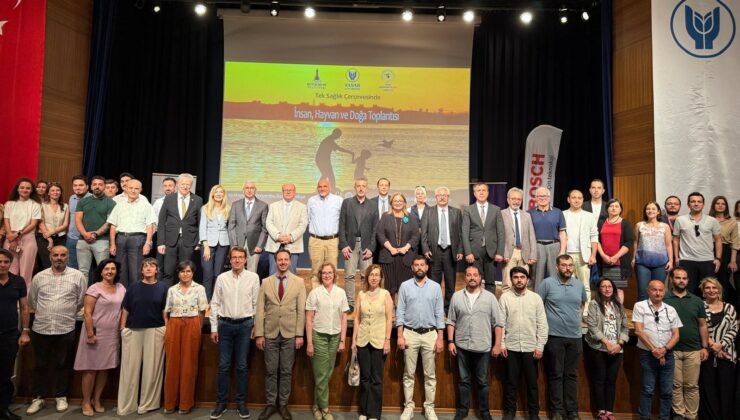 İzmir’de “Tek Sağlık Çerçevesinde; İnsan, Hayvan ve Doğa” paneli yapıldı