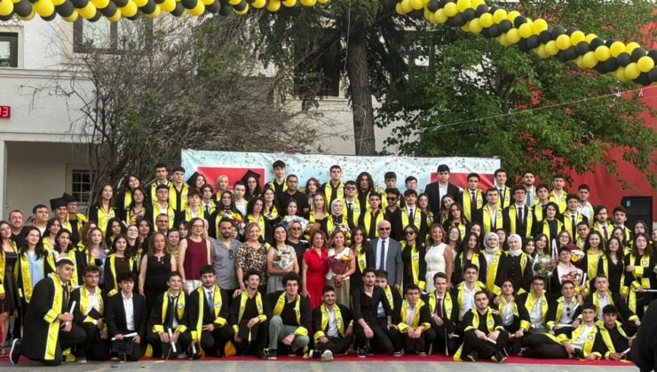 Ankara Lisesi’nde 101. mezuniyet coşkusu