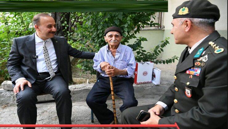 92 yaşındaki Sait Amcadan Mehmetçik’e örnek bağış
