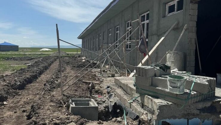 Kars Selim’de Yanlızçam Köyü okul inşaatı devam ediyor