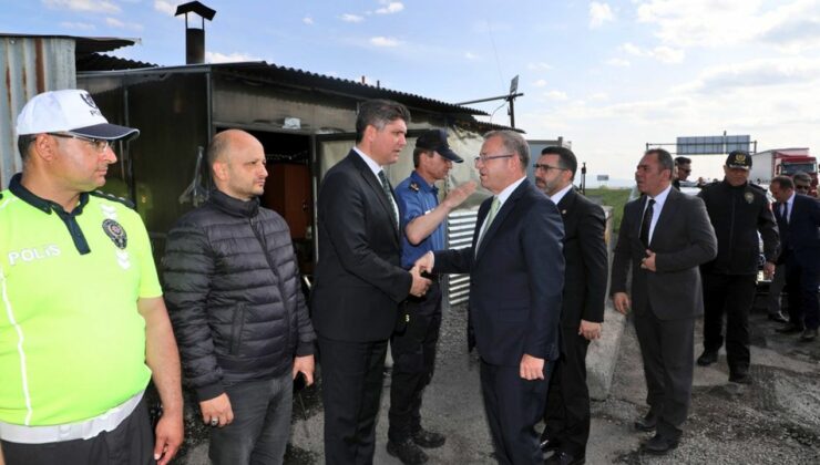 Vali Ziya Polat ve Milletvekili Adem Çalkın’dan emniyet uygulama noktasına bayram ziyareti