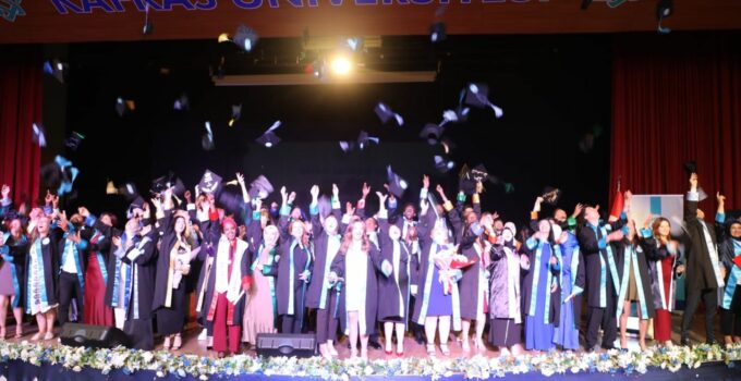 Kars Kafkas Üniversitesi 2024-2025 akademik yılı mezuniyet töreni coşkuyla gerçekleşti