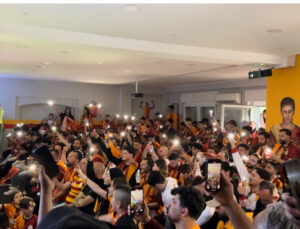 Galatasaray’ın 25. şampiyonluğu Duisburg’da coşkuyla kutlandı