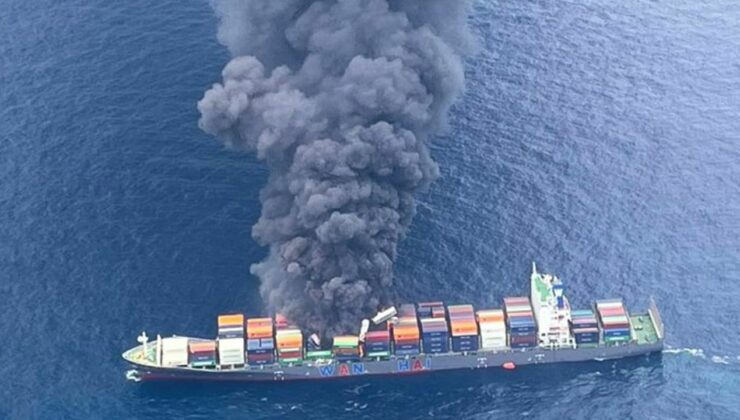 Hindistan açıklarında yük gemisinde patlama: 4 mürettebat kayıp