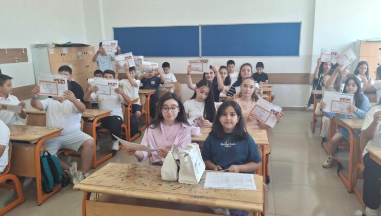 Beypazarı’nda 10 bin 400 öğrenci karnelerini alarak tatili girdi