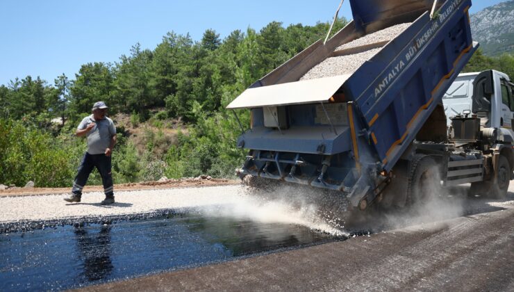 Antalya Büyükşehir Belediyesi, asfalt çalışmalarını sürdürüyor