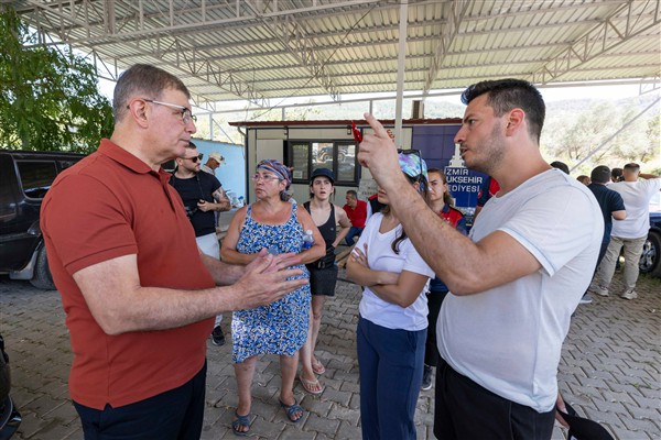 İzmir Büyükşehir Belediyesi yangın bölgesinde