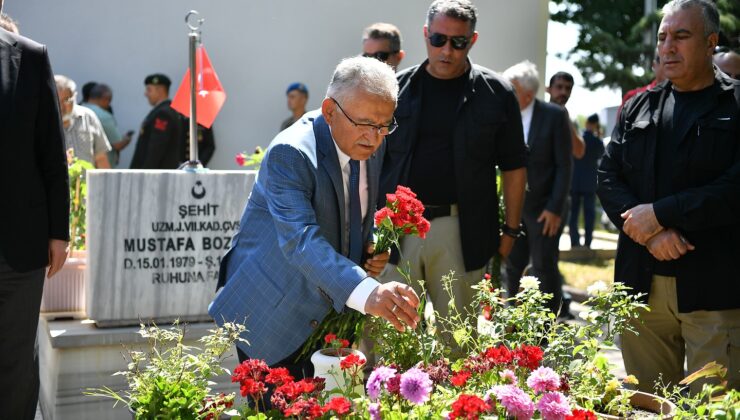 Başkan Büyükkılıç, 15 Temmuz şehitlerini andı