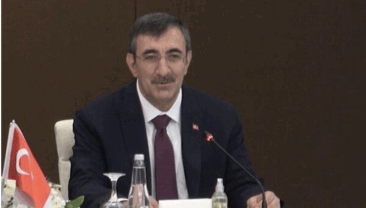 Cumhurbaşkanı Yardımcısı Yılmaz, 15 Temmuz Demokrasi ve Milli Birlik Anıtı’nı ziyaret etti