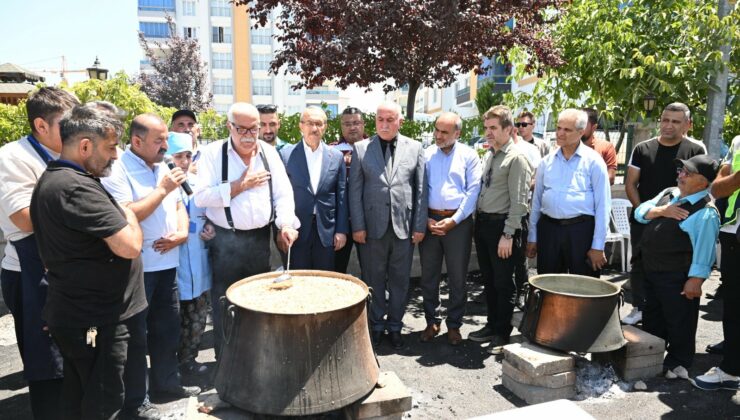 Vali Yavuz, aşure ve lokma etkinliğine katıldı