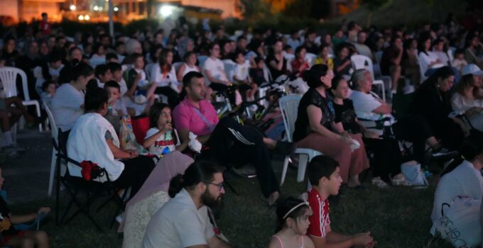 Çorlu Belediyesi Açık Hava Sinema Günleri devam ediyor