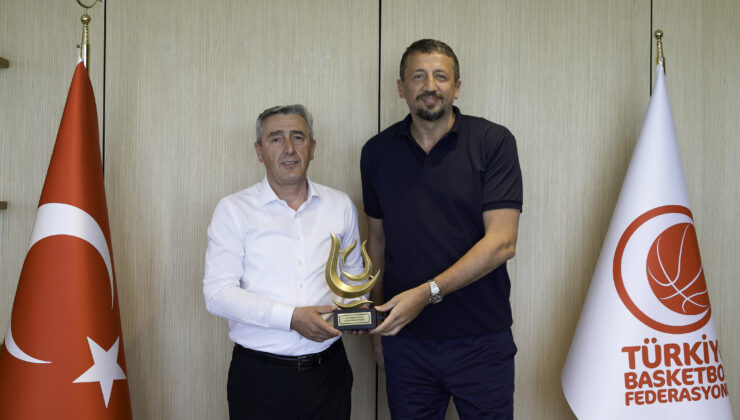 Çayırova Belediyesi Basketbol heyetinden Türkoğlu’na ziyaret