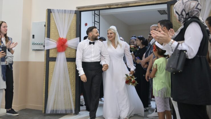 Esenyurt’ta Roman çiftlere toplu nikah töreni