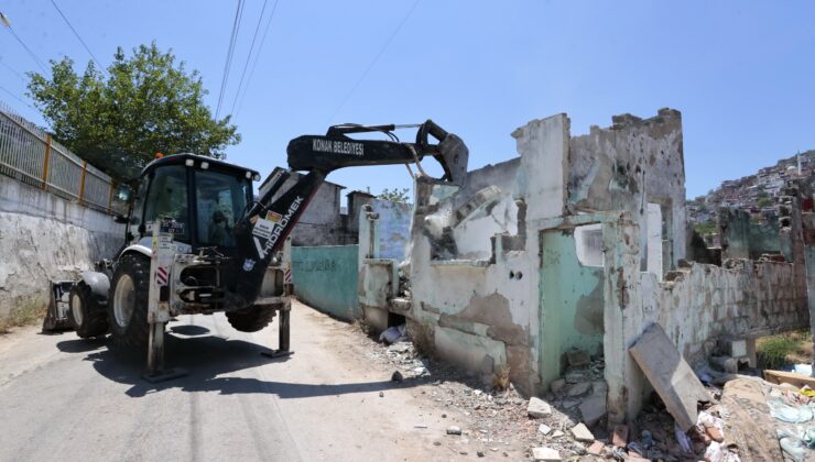 Konak’ta 15 ayda 162 metruk yıkım gerçekleştirildi