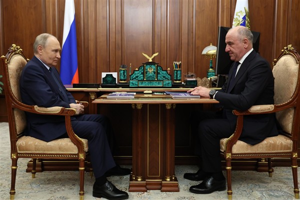 Putin, Karaçay-Çerkesya Cumhurbaşkanı Temrezov ile görüştü